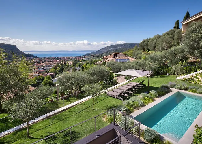 Sole In Miralago * Костермано