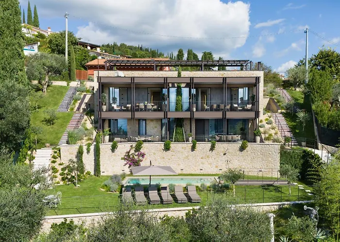 Sole In Miralago Апартаменты Костермано